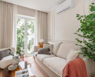 Living room of Flat for sale in  Madrid Capital  with Air Conditioner and Heating