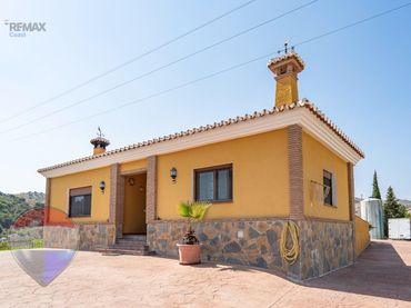 Casa con piscina in vendita a CORTIJO ARROYO CUEVAS
