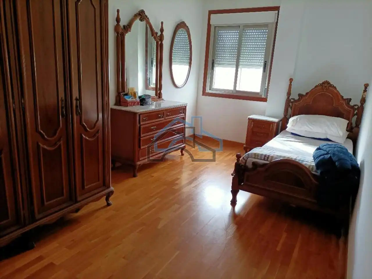 Habitación de Piso en venta en Sobrado (A Coruña) con Parquet y Amueblado
