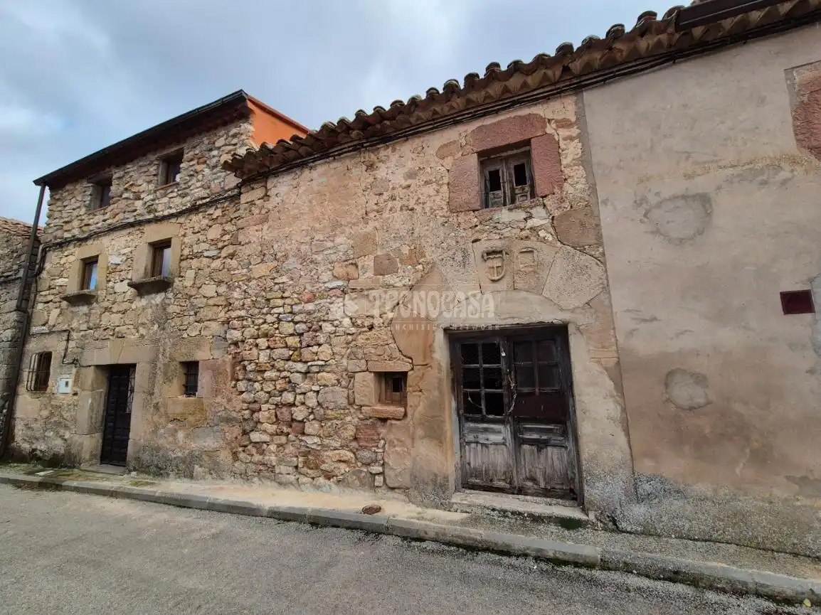Vista exterior de Casa adosada en venta en Estriégana con Calefacción