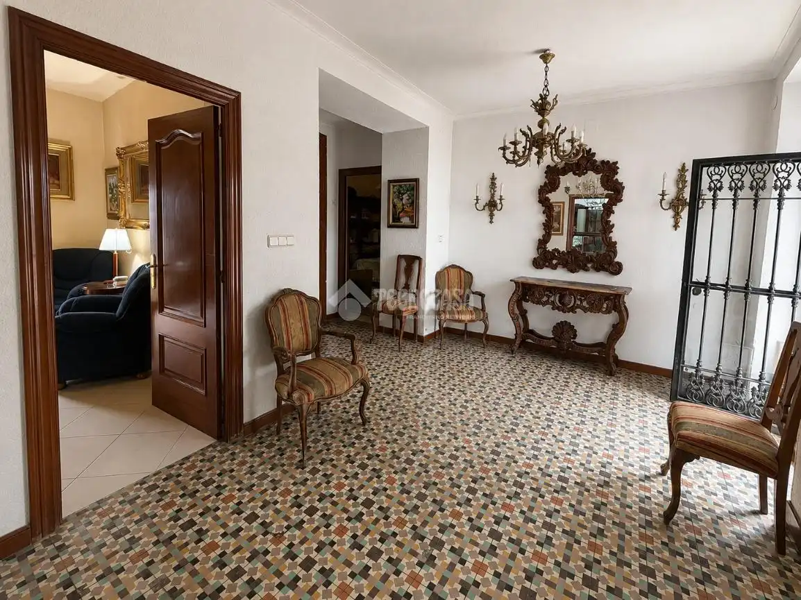 Einfamilien-Reihenhaus zum Verkauf in Torredonjimeno mit Klimaanlage und Balkon
