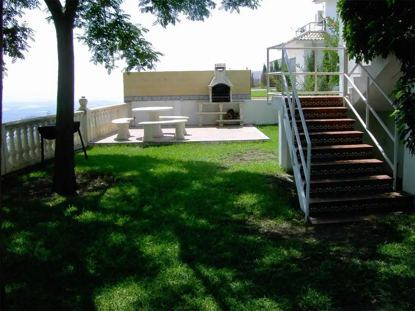 Terrasse von Wohnung zur Miete in Salobreña mit Klimaanlage, Privatgarten und Schwimmbad