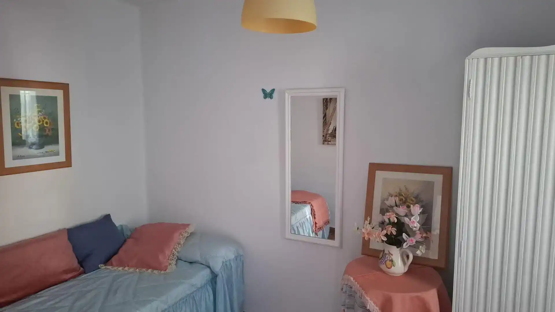 Habitación de Casa adosada en venta en Narón
