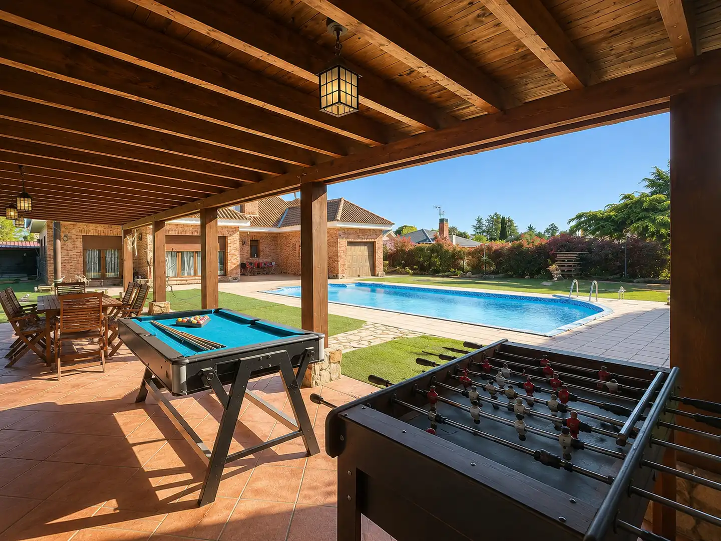 Piscina de Casa o chalet en venta en Nuevo Baztán con Calefacción, Jardín privado y Trastero