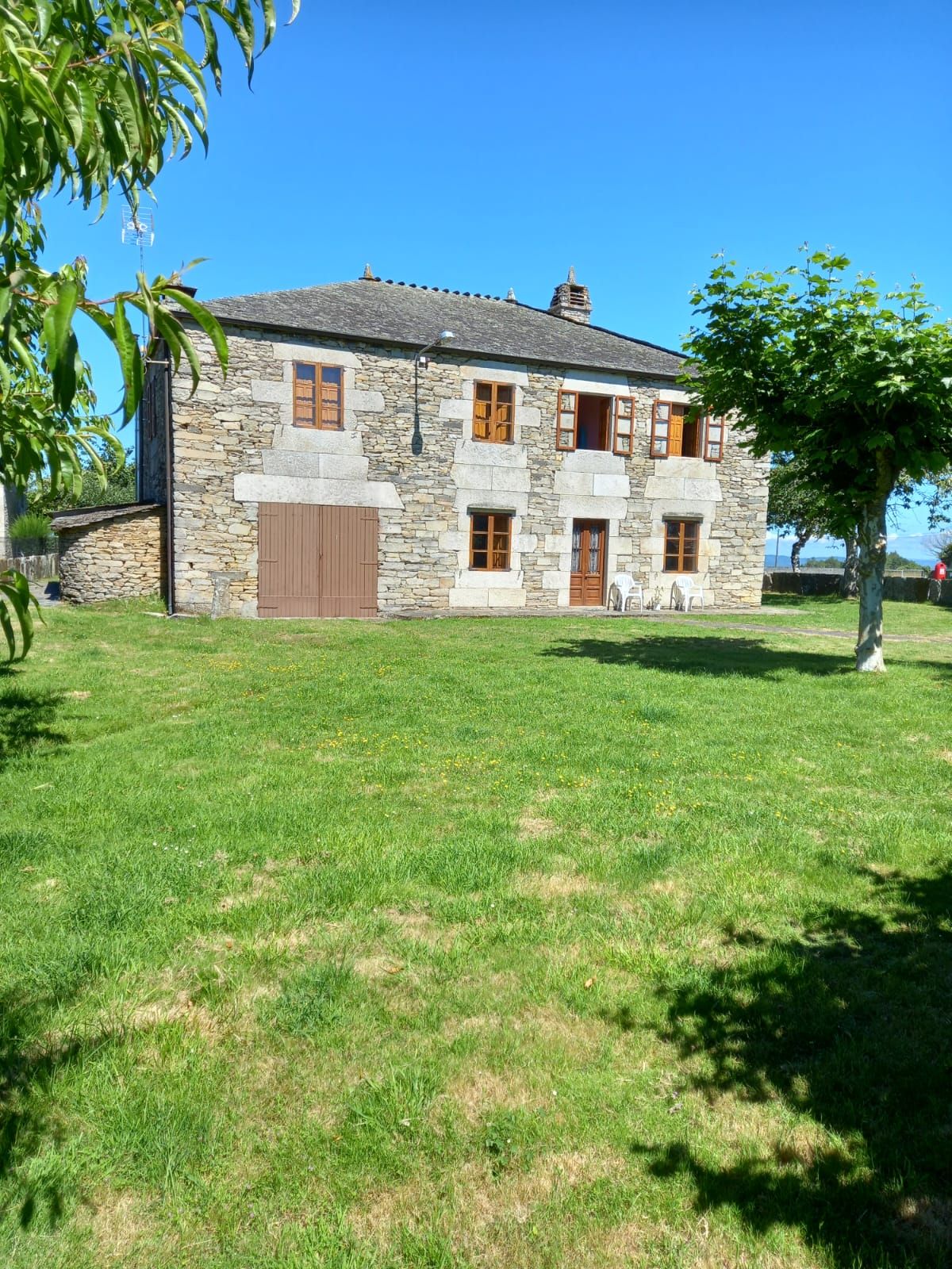 Vista exterior de Casa o xalet en venda en Begonte amb Jardí privat, Traster i Forn