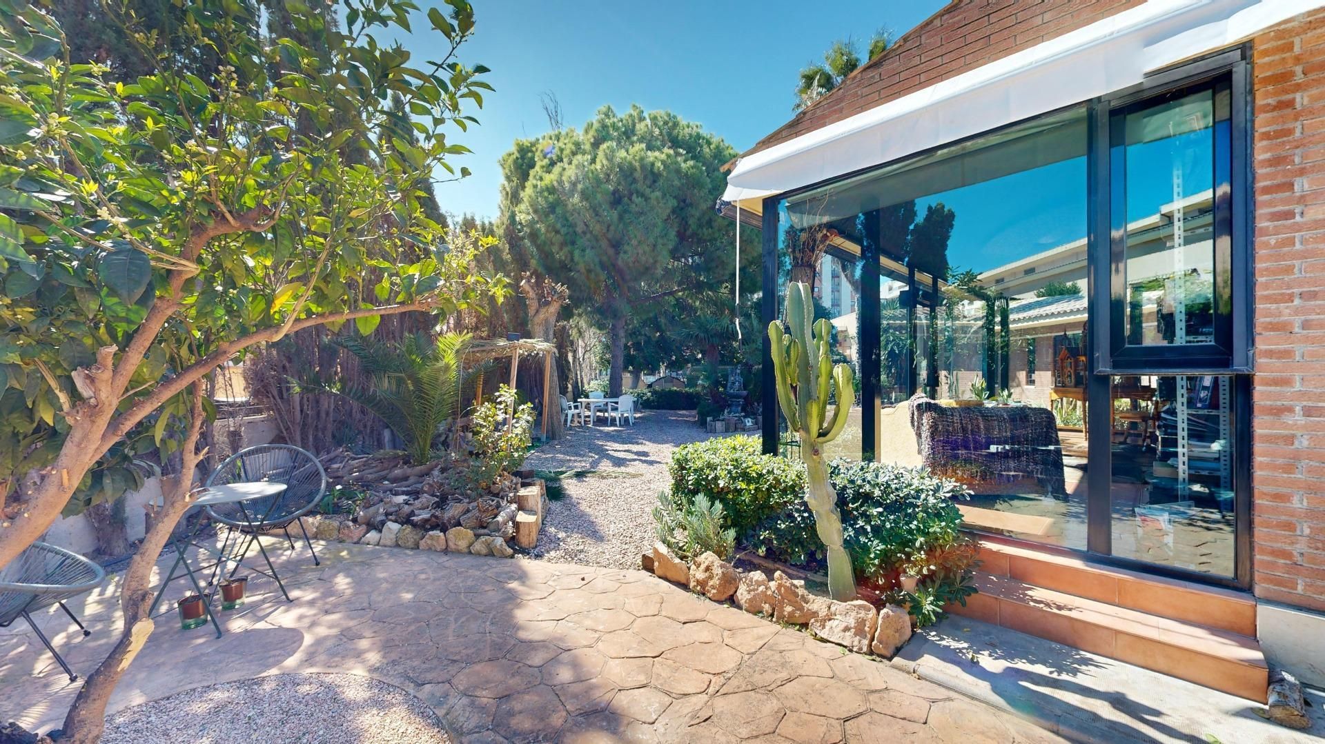 Jardí de Casa o xalet en venda en Alicante / Alacant amb Calefacció, Jardí privat i Terrassa