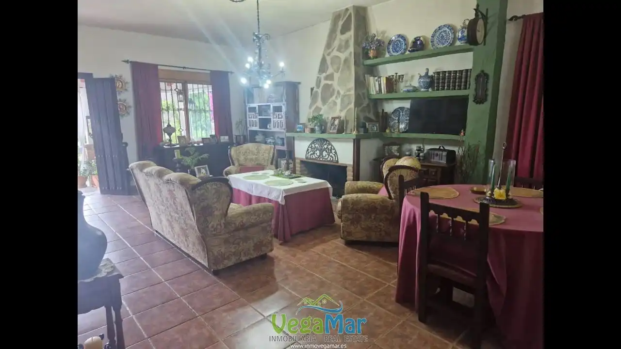 Sala d'estar de Finca rústica en venda en Jete amb Jardí privat, Terrassa i Piscina