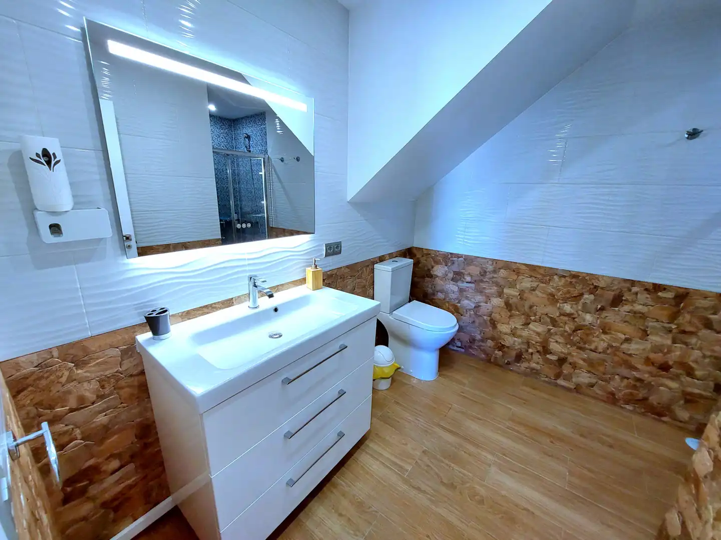 Baño de Apartamento de alquiler en Las Palmas de Gran Canaria con Jardín privado, Terraza y Amueblado