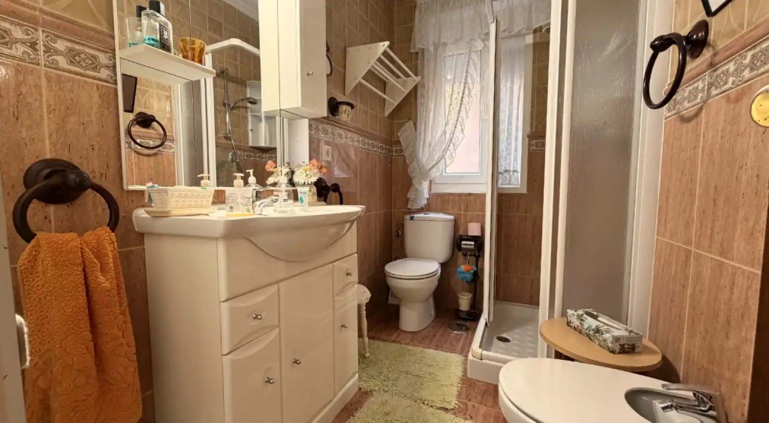 Badezimmer von Wohnung zum Verkauf in Torrelavega  mit Heizung und Möbliert