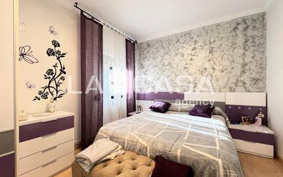 Bedroom of Flat for sale in  Barcelona Capital  with Heating