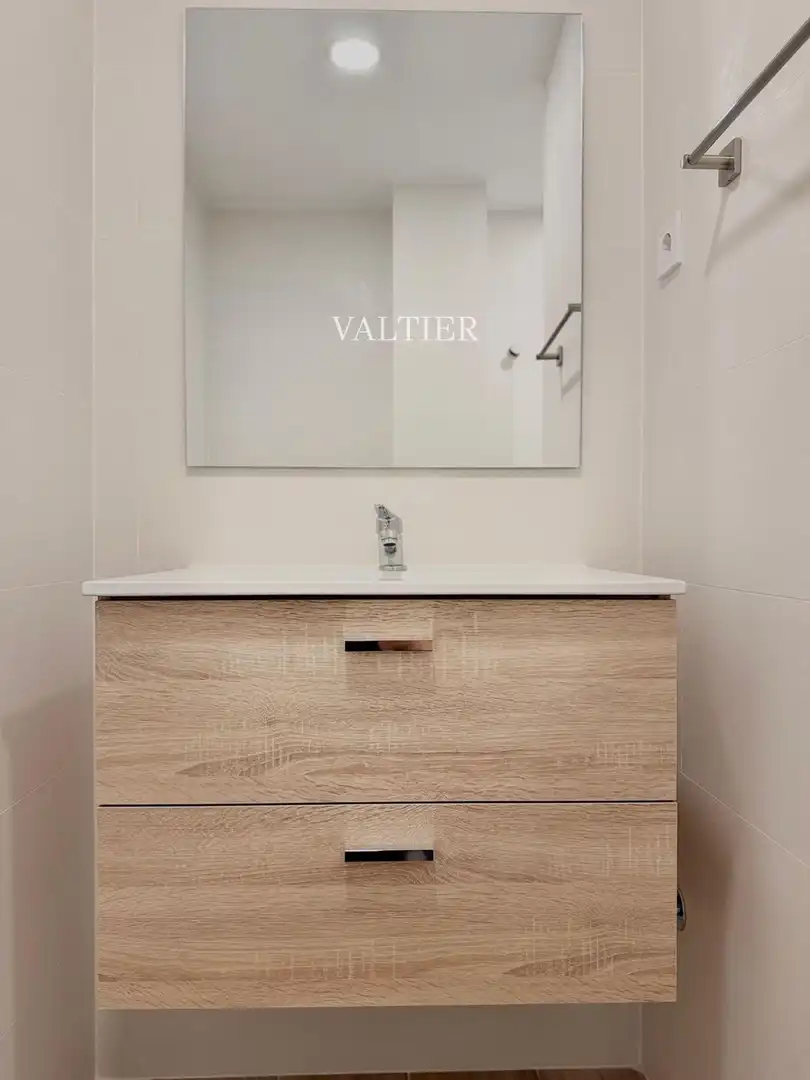 Bathroom of Flat for rent in Madrid  with Terrace