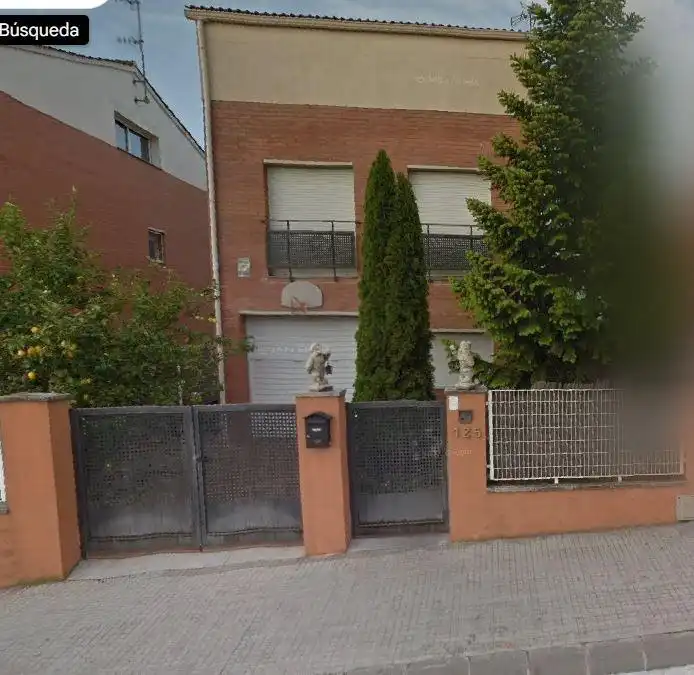Casa amb piscina en venda a CATALUNYA 125, imagen 2