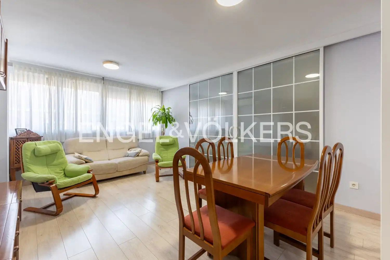 Exterior view of Flat for rent in Valencia  with Air Conditioner and Heating