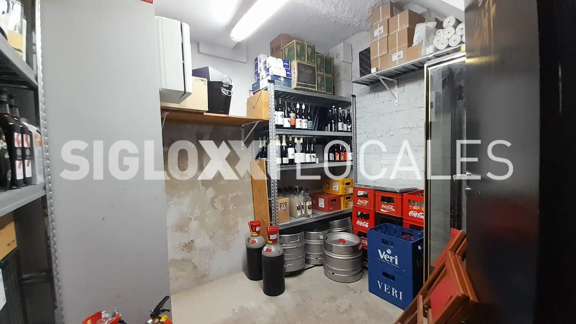 Local en traspaso en COMTE BORRELL , Sant Antoni