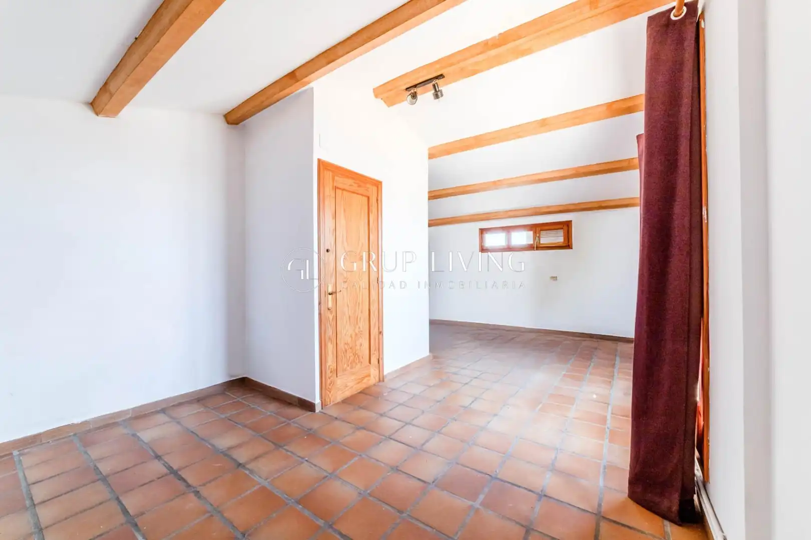 Sala de estar de Casa o chalet en venta en Vilanova i la Geltrú con Calefacción, Jardín privado y Terraza