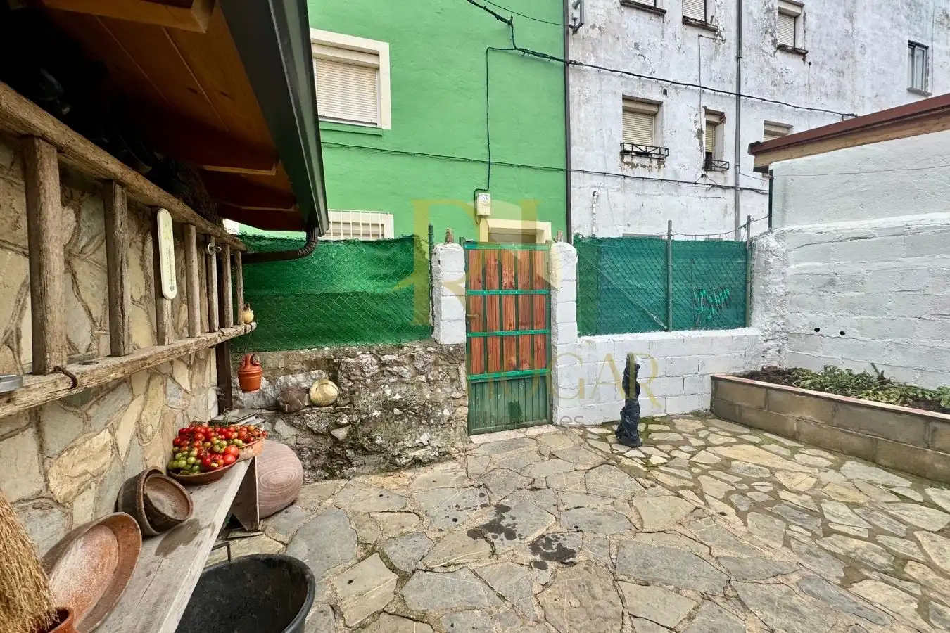 Vista exterior de Casa o xalet en venda en La Pola de Gordón  amb Calefacció i Jardí privat