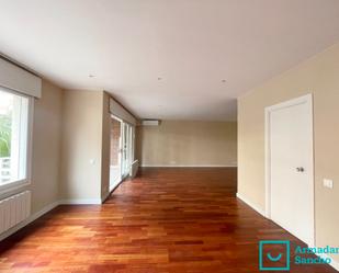 Living room of Flat to rent in  Barcelona Capital  with Air Conditioner, Heating and Private garden