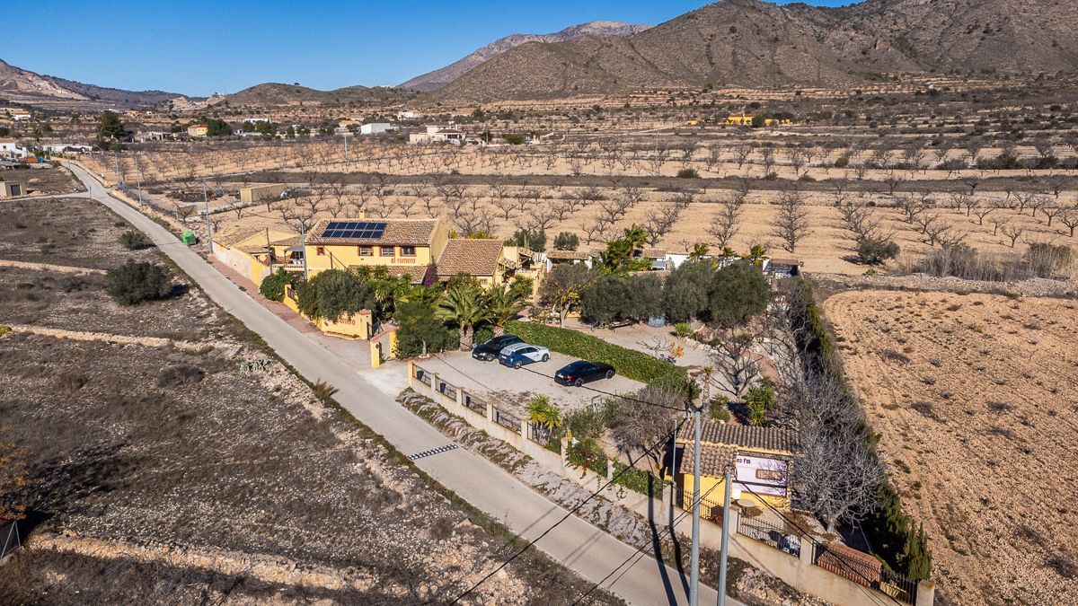Vista exterior de Local en venda en Hondón de las Nieves / El Fondó de les Neus amb Aire condicionat i Moblat
