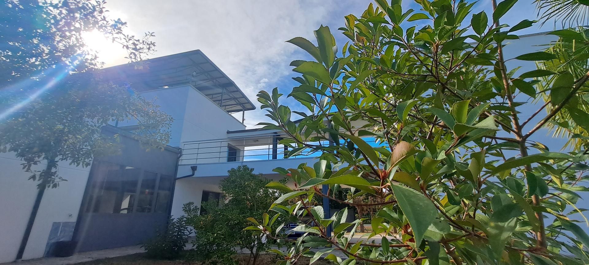 Vista exterior de Casa o chalet en venta en Cacabelos con Calefacción