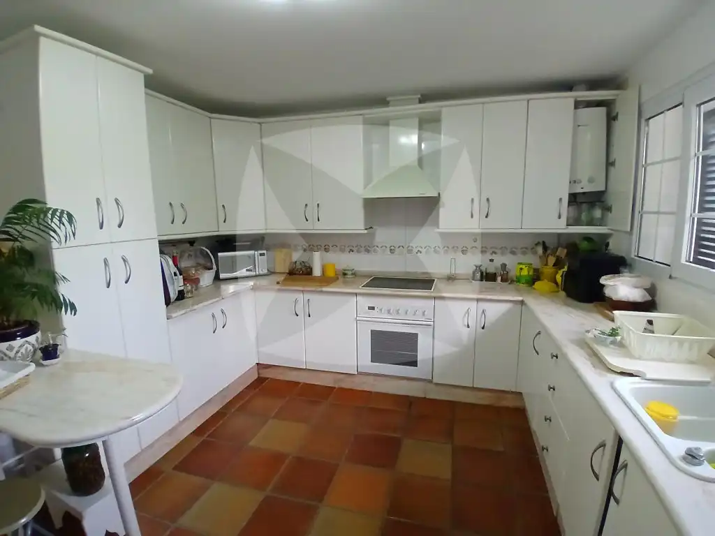 Cuina de Casa o xalet en venda en Badajoz amb Aire condicionat, Jardí privat i Terrassa
