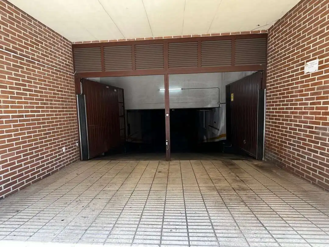 Parking of Garage for rent in  Pamplona / Iruña