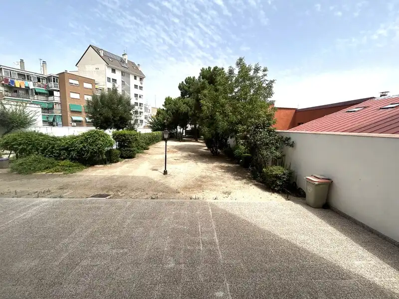 Aparcament de Pis en venda en Madrid amb Calefacció i Piscina