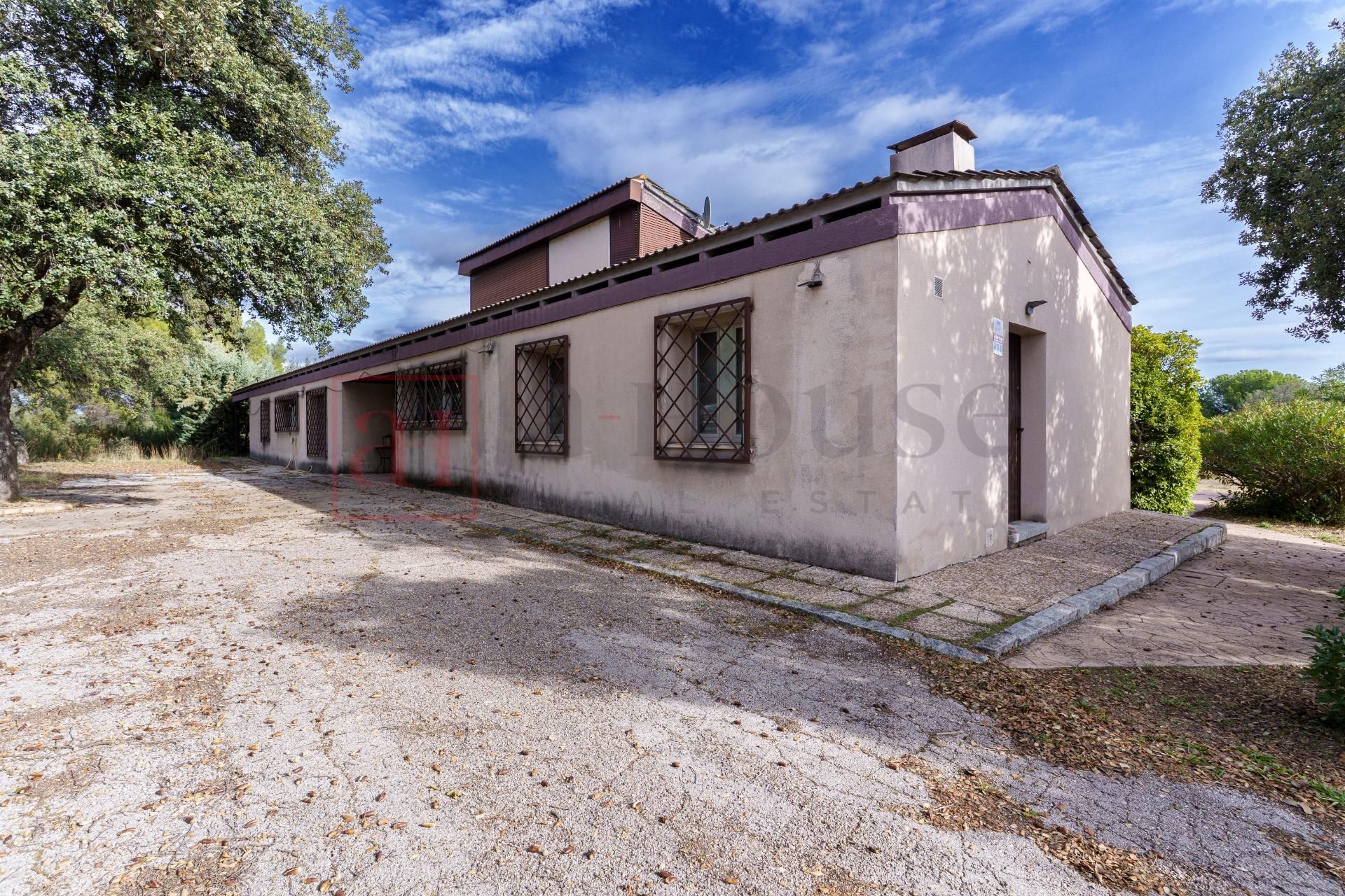 Vista exterior de Finca rústica en venta en Villanueva de la Cañada con Jardín privado y Piscina