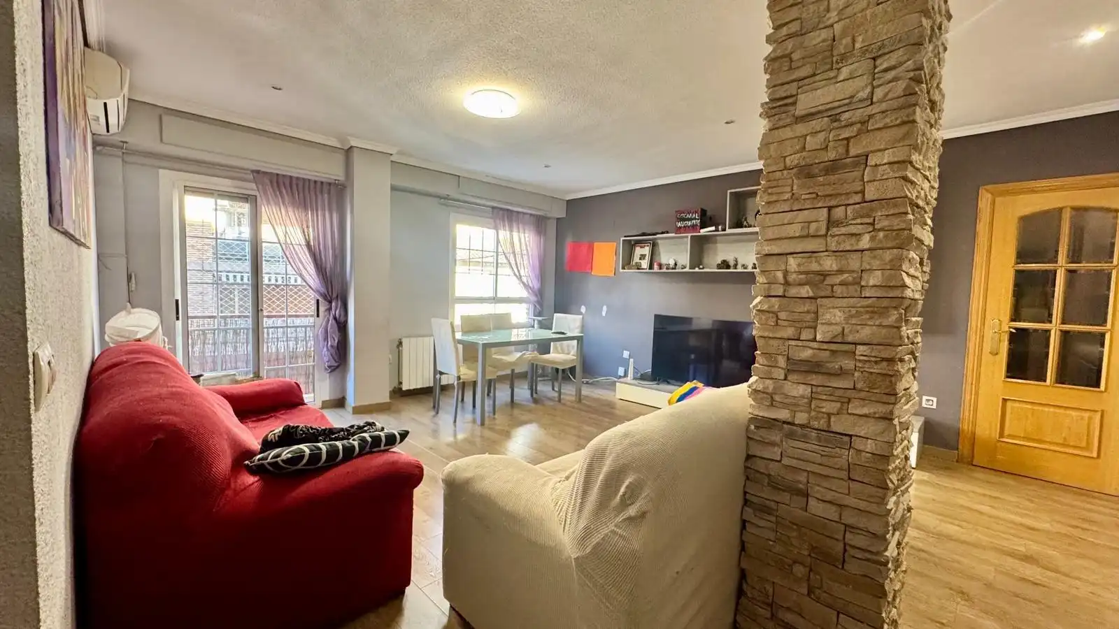 Living room of Flat for share in Burjassot  with Air Conditioner, Heating and Balcony
