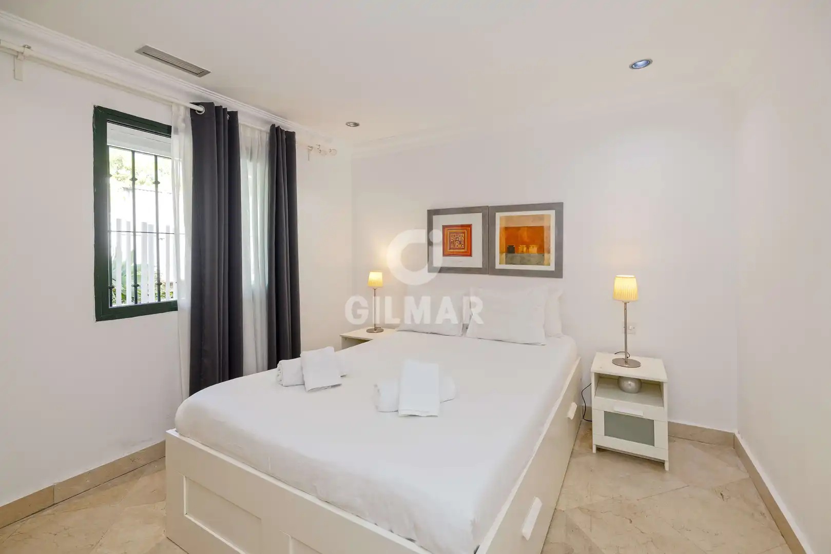 Dormitori de Apartament en venda en Marbella amb Calefacció, Jardí privat i Piscina