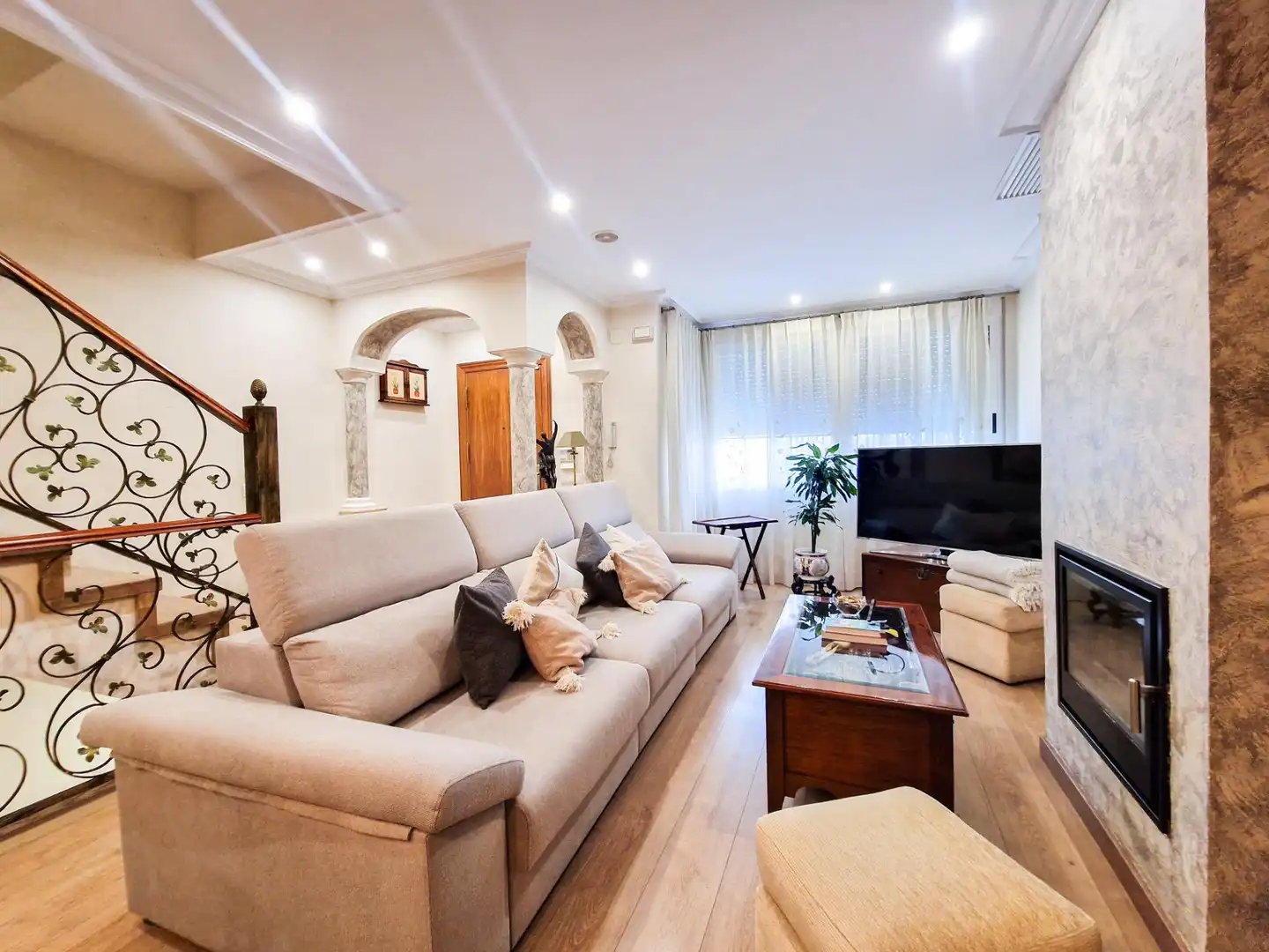 Living room of Houses for sale in Elche / Elx  with Air Conditioner, Heating and Private garden