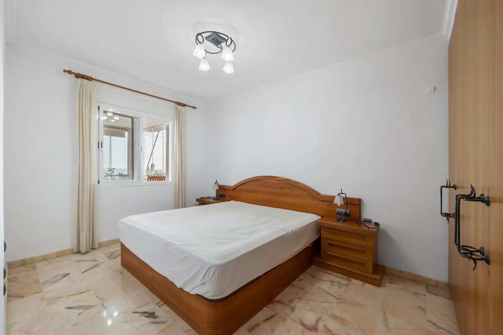 Apartamento con piscina en venta en Torrequebrada, imagen 8