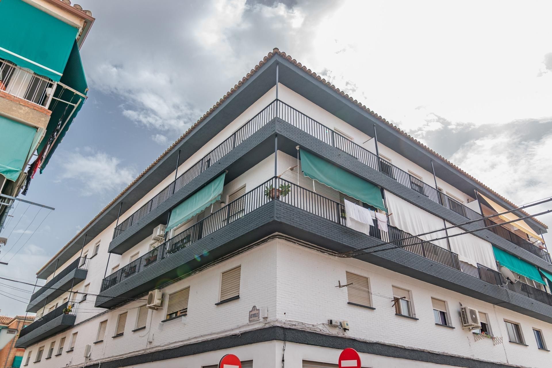 Exterior view of Flat for sale in  Granada Capital