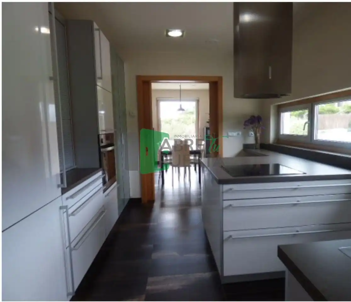 Houses for sale in A Merca
