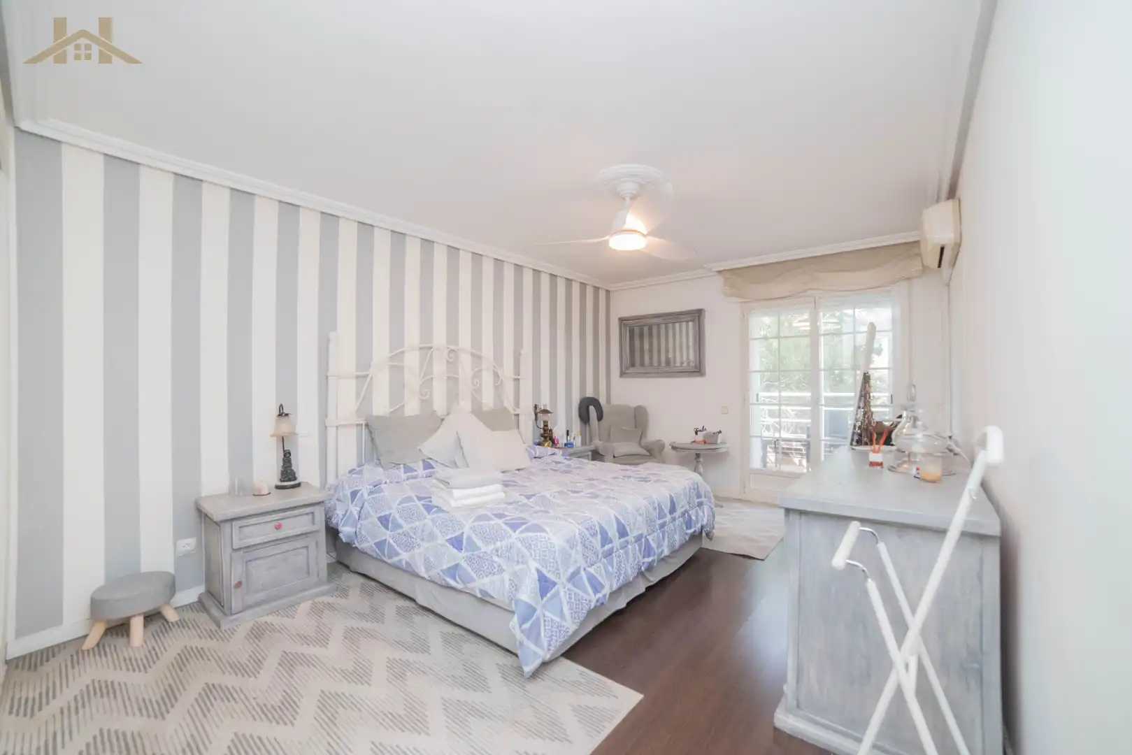 Habitación de Casa adosada en venta en Torrelodones con Amueblado