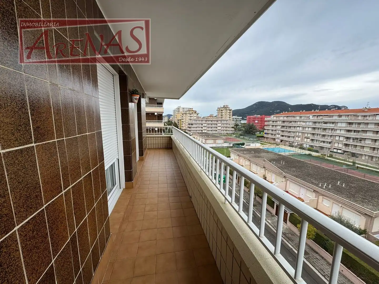 Vista exterior de Piso en venta en Laredo con Calefacción, Jardín privado y Parquet