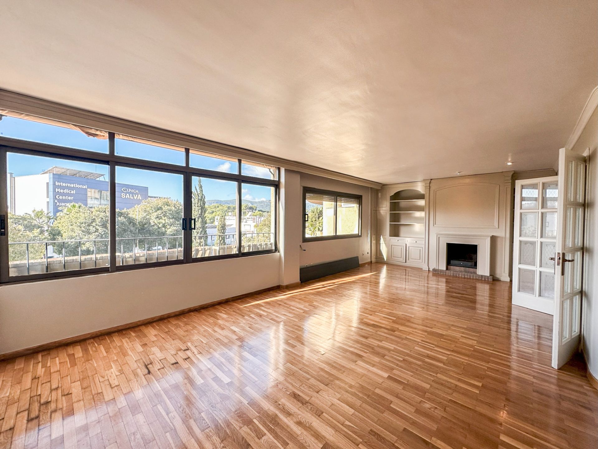 Living room of Flat for sale in  Palma de Mallorca  with Air Conditioner, Heating and Parquet flooring