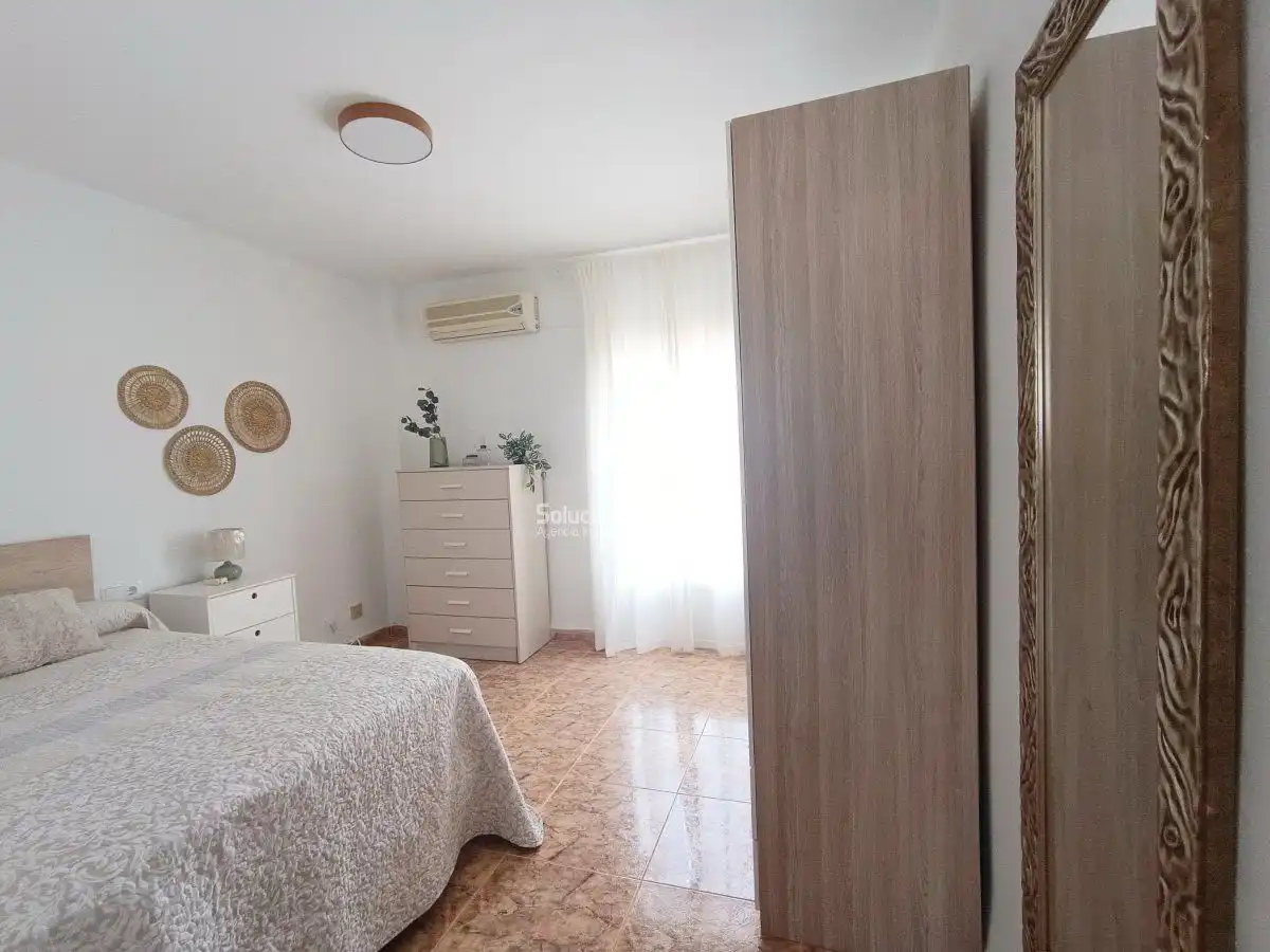 Schlafzimmer von Wohnung zur Miete in Martos mit Klimaanlage, Heizung und Terrasse