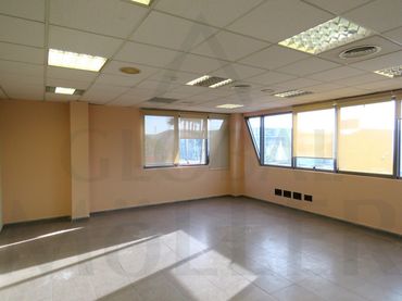 Oficina de lloguer a Calle Belgrado 88