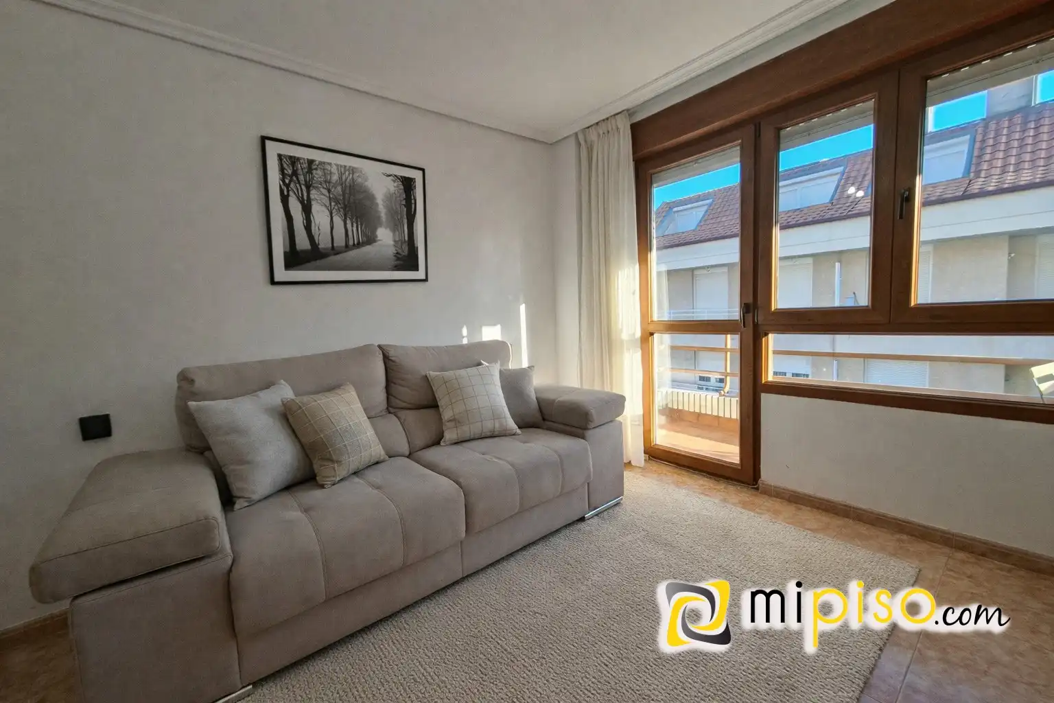 Sala de estar de Piso en venta en Bareyo con Calefacción, Terraza y Piscina