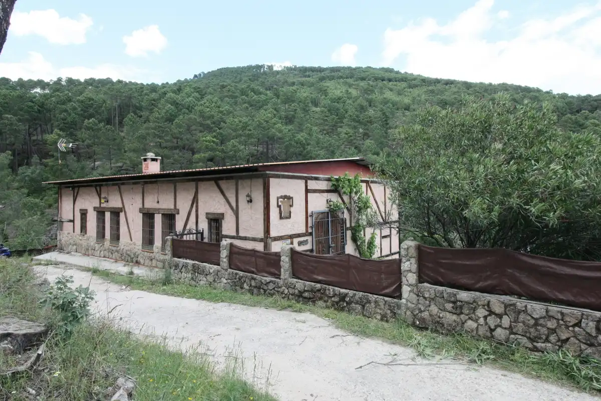 Außenansicht von Country house zum Verkauf in Arenas de San Pedro mit Heizung, Privatgarten und Terrasse