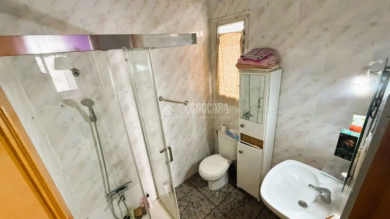 Baño de Piso en venta en Valencia con Aire acondicionado y Balcón