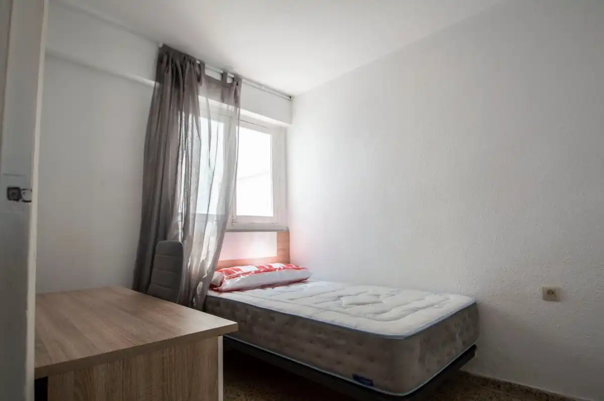 Flat for rent in Ciudad Jardín - Tagarete - El Zapillo