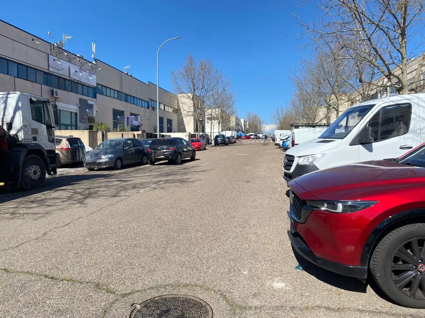Parkplatz von Fabrikhallen zum Verkauf in Arroyomolinos (Madrid) mit Heizung