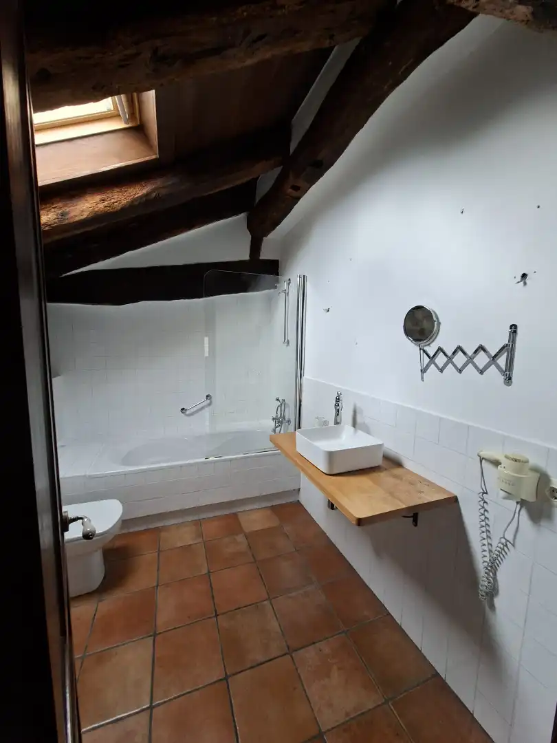 Baño de Finca rústica en venta en Soba con Calefacción, Jardín privado y Terraza