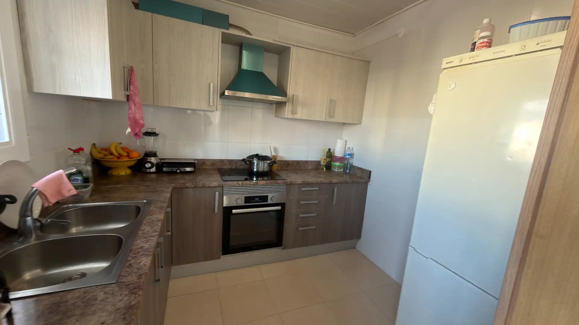 Kitchen of Flat for rent in Terrassa  with Parquet flooring, Furnished and Oven