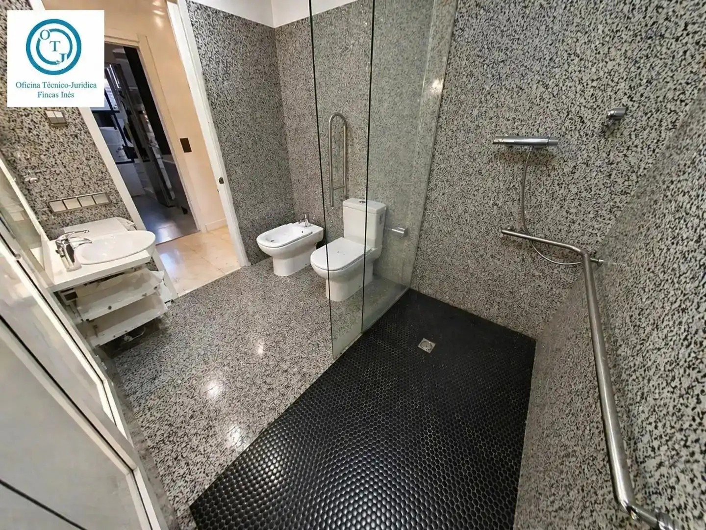 Baño de Piso en venta en Mollet del Vallès con Aire acondicionado, Calefacción y Terraza