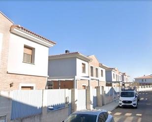 Vista exterior de Casa adosada en venda en Badajoz Capital amb Aire condicionat, Calefacció i Terrassa