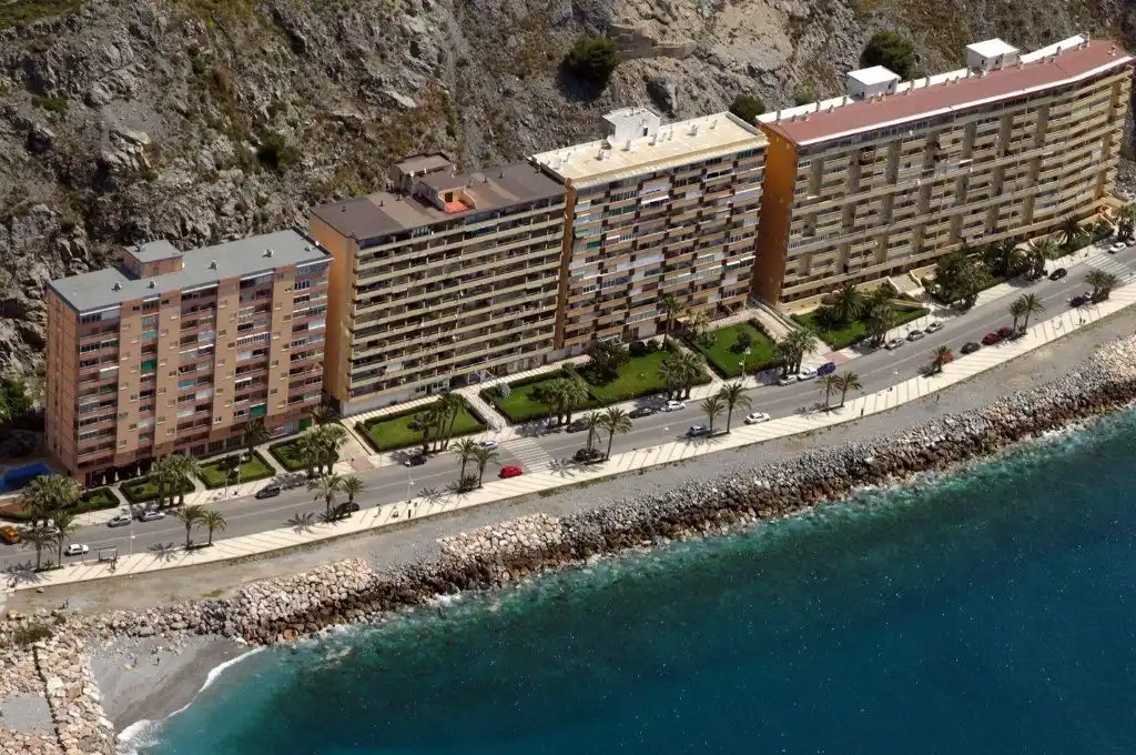 Vista exterior de Apartament de lloguer en Almuñécar amb Aire condicionat, Calefacció i Terrassa