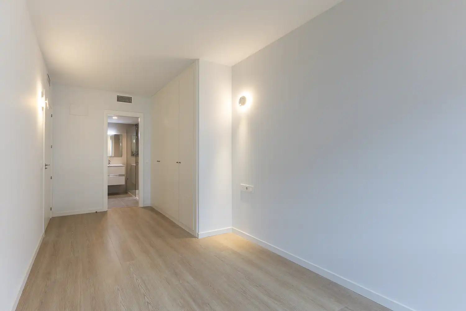 Habitación de Piso de alquiler en Dénia con Aire acondicionado, Calefacción y Trastero