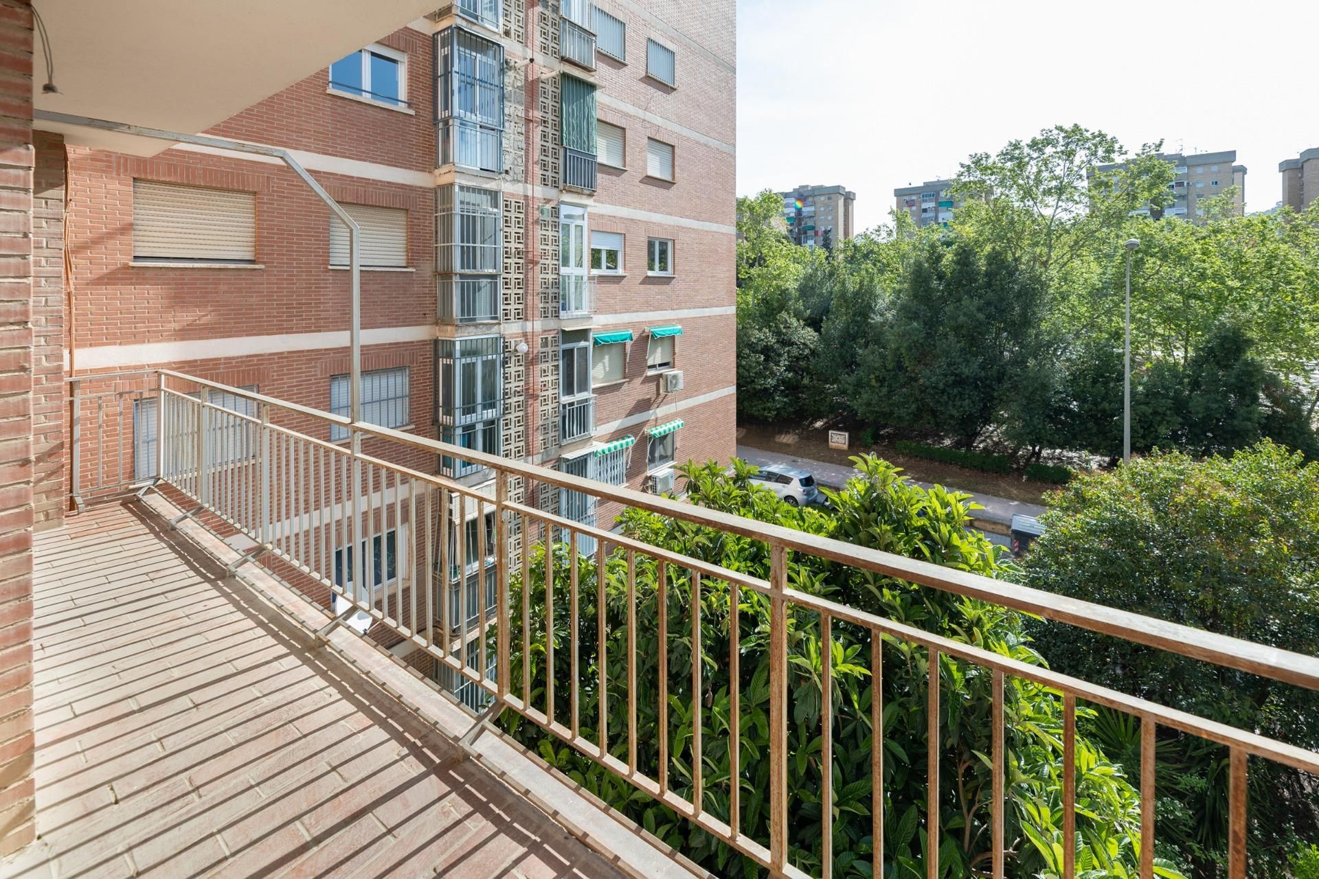 Terraza de Piso en venta en  Granada Capital con Balcón